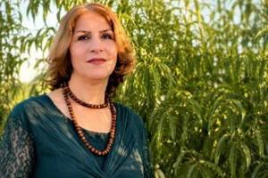 58 yaşındaki Kürt aktivist Hoşnud’a 3 ay hapis cezası