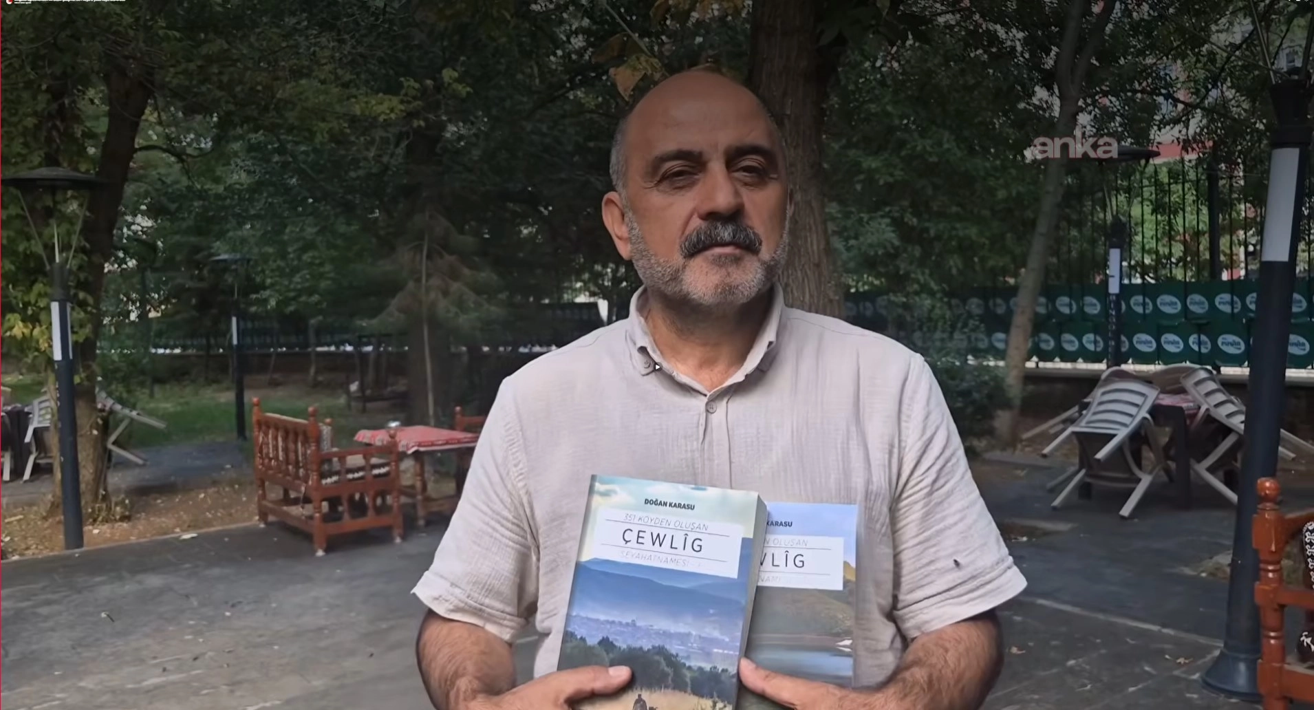 Bingöllü öğretmen, kente bağlı 351 köyü gezerek kayıt altına aldı: 'Çewlig' ismiyle kitaplaştırdı