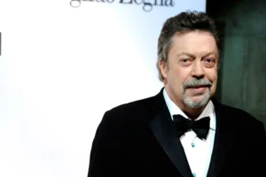 Ünlü İngiliz aktör Tim Curry 80 yaşında hayatını kaybetti