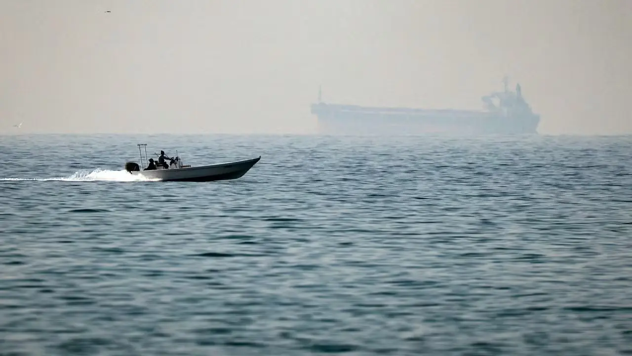 UKMTO: Hürmüz Boğazı'nda bir tanker vuruldu