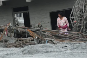 Nepal'deki sel felaketinde ölü sayısı 903'e yükseldi