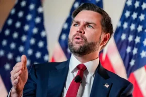 Vance, ABD ordusundaki mühimmat sıkıntısı için Biden yönetimini suçladı