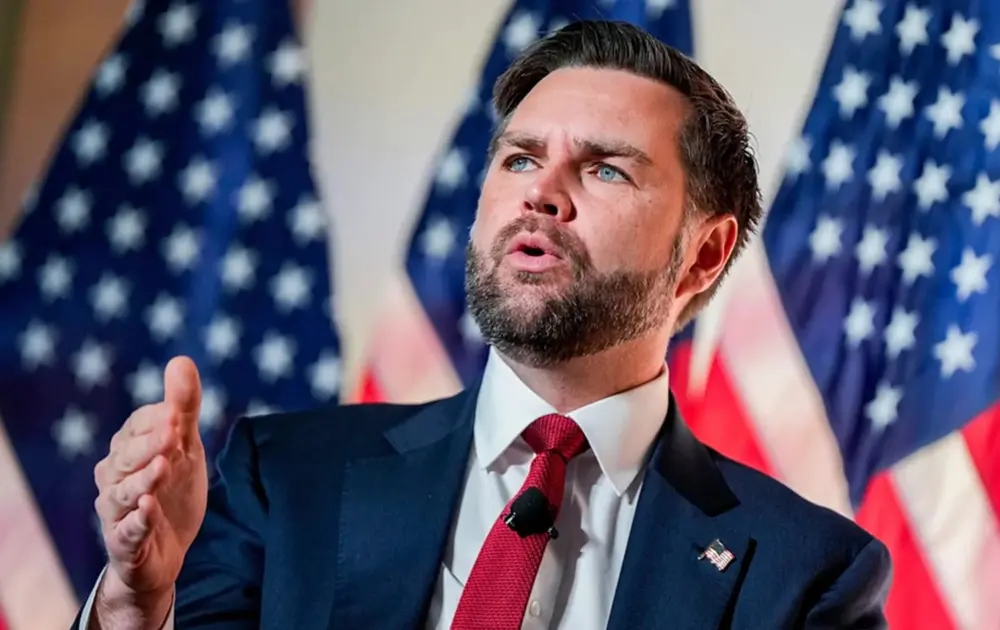 Vance, ABD ordusundaki mühimmat sıkıntısı için Biden yönetimini suçladı