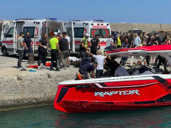 Girne açıklarında feribot kazası: 20 kişi aranıyor, 14 kişi tutuklandı