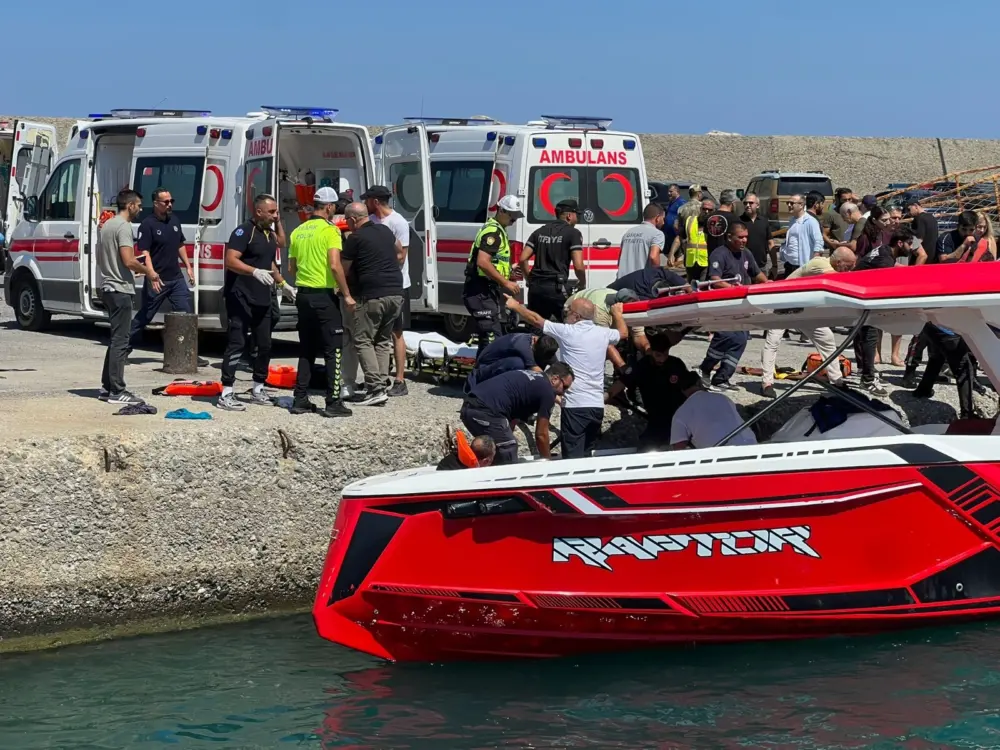 Girne açıklarında feribot kazası: 20 kişi aranıyor, 14 kişi tutuklandı