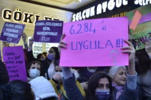 Boşandığı erkeğin bıçakla ağır yaraladığı kadın yaşam mücadelesini kazandı: Korkuyla yaşamak istemiyorum