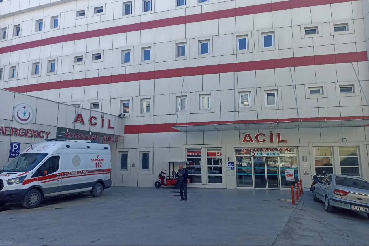 Samsun’da uyarılara rağmen denize giren 3 kişi boğulma tehlikesi geçirdi