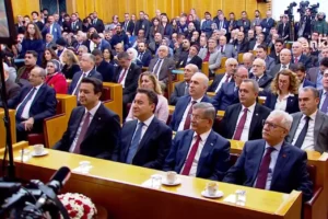 'Transfer' iddiası: İki vekil ayrılırsa Yeni Yol grubu düşebilir