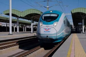 YHT bilet fiyatlarına zam geldi: Ankara-İstanbul seferleri 990 liraya yükseldi