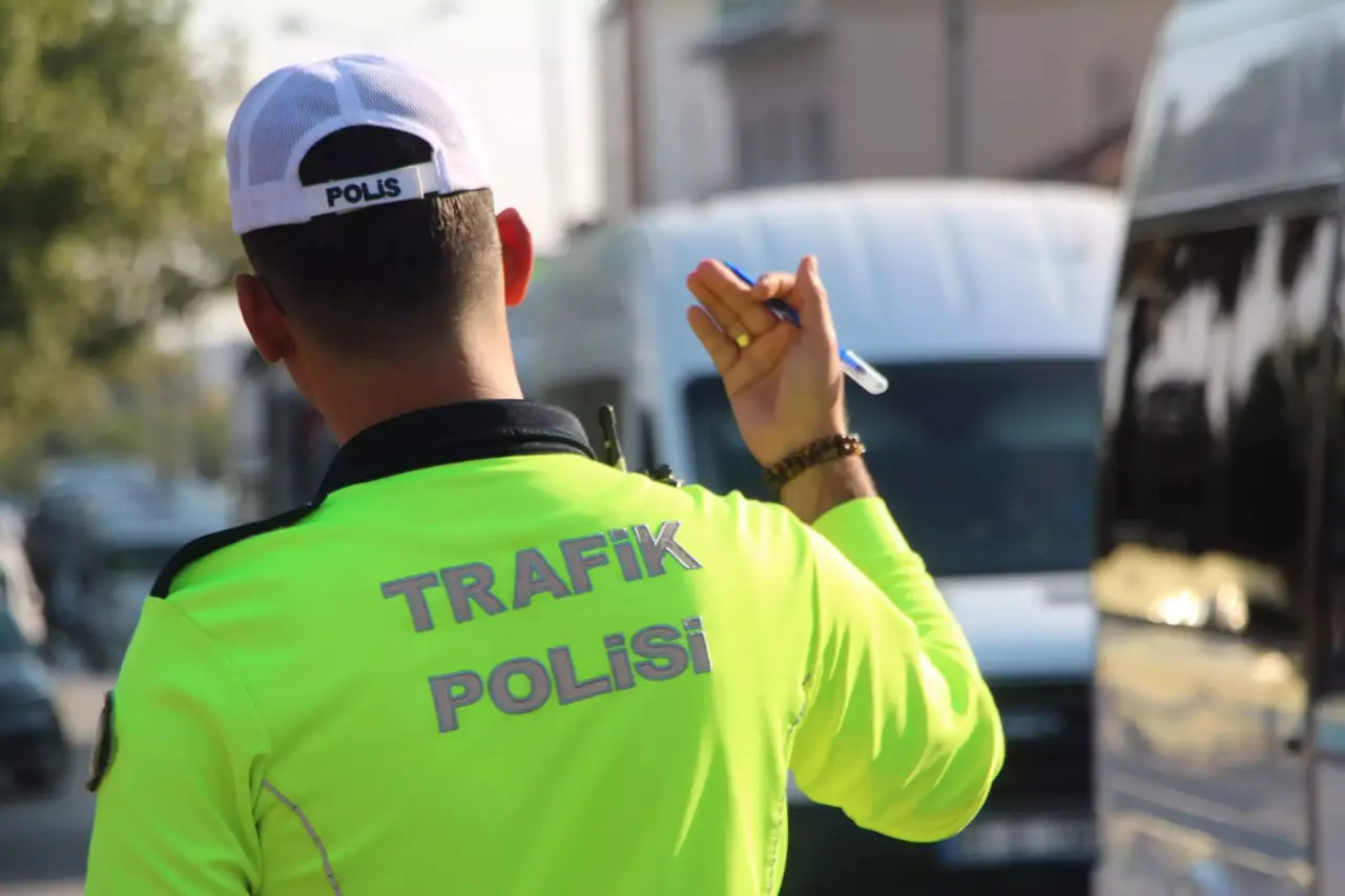 Triatlon şampiyonası nedeniyle İstanbul'da bazı yollar trafiğe kapatıldı