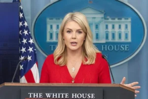 ABD Başkanı Trump duyurdu: Beyaz Saray Sözcüsü Leavitt görevinden ayrılacak