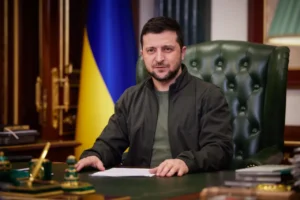 Zelenskiy: Rusya'daki iki petrol rafinerisi ve Karadeniz'deki hedefleri vurduk