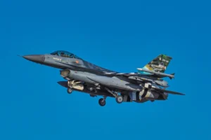 Kıbrıs hava sahasında Türk F-16 hareketliliğinde artış