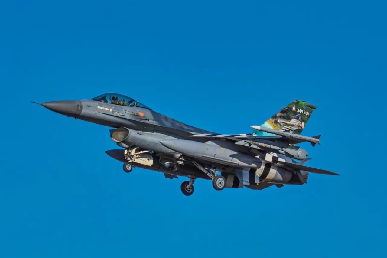 Kıbrıs hava sahasında Türk F-16 hareketliliğinde artış