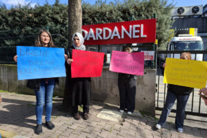 Çanakkale Dardenel fabrikasında kadın işçiler fazla mesai kararına karşı iş bıraktı