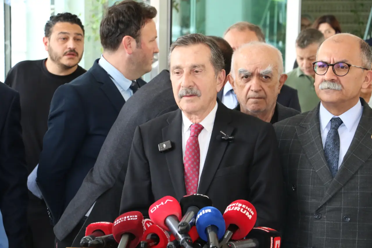 CHP'li Belediye Başkanı, 54 yıllık üyeliğinden istifa etti