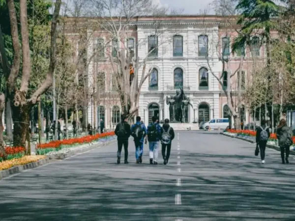 Resmi Gazete’de yayımlandı: Üniversitelerde 4 akademik birim kapatıldı, 2 yeni birim kuruldu