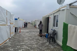 Depremzedeye “konteynerden çıkın yoksa eşyanızı da alamazsınız” tehdidi