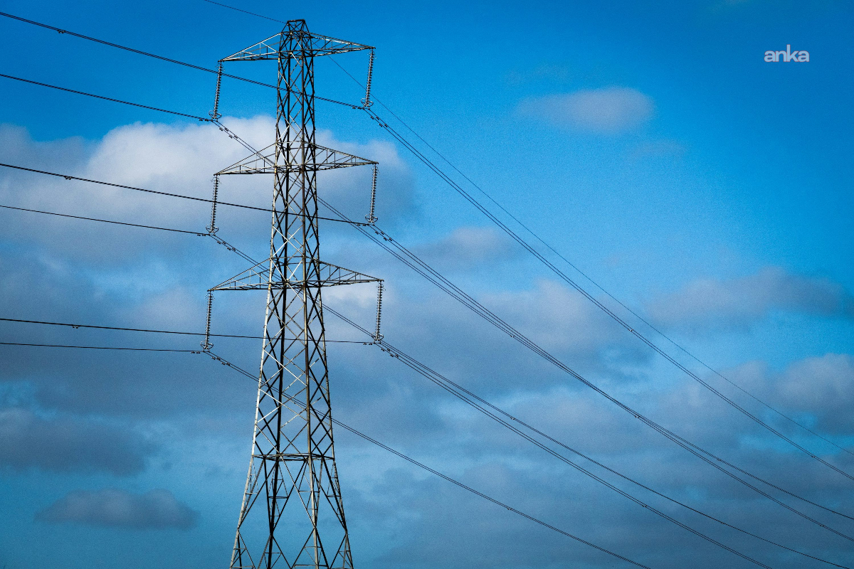 Spot elektrik piyasasında işlem hacmi yüzde 25 azaldı