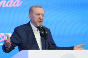 AKP'nin 25'inci yılında 4 yeni vekil transferi: 2'si İYİP, 2'si CHP'den