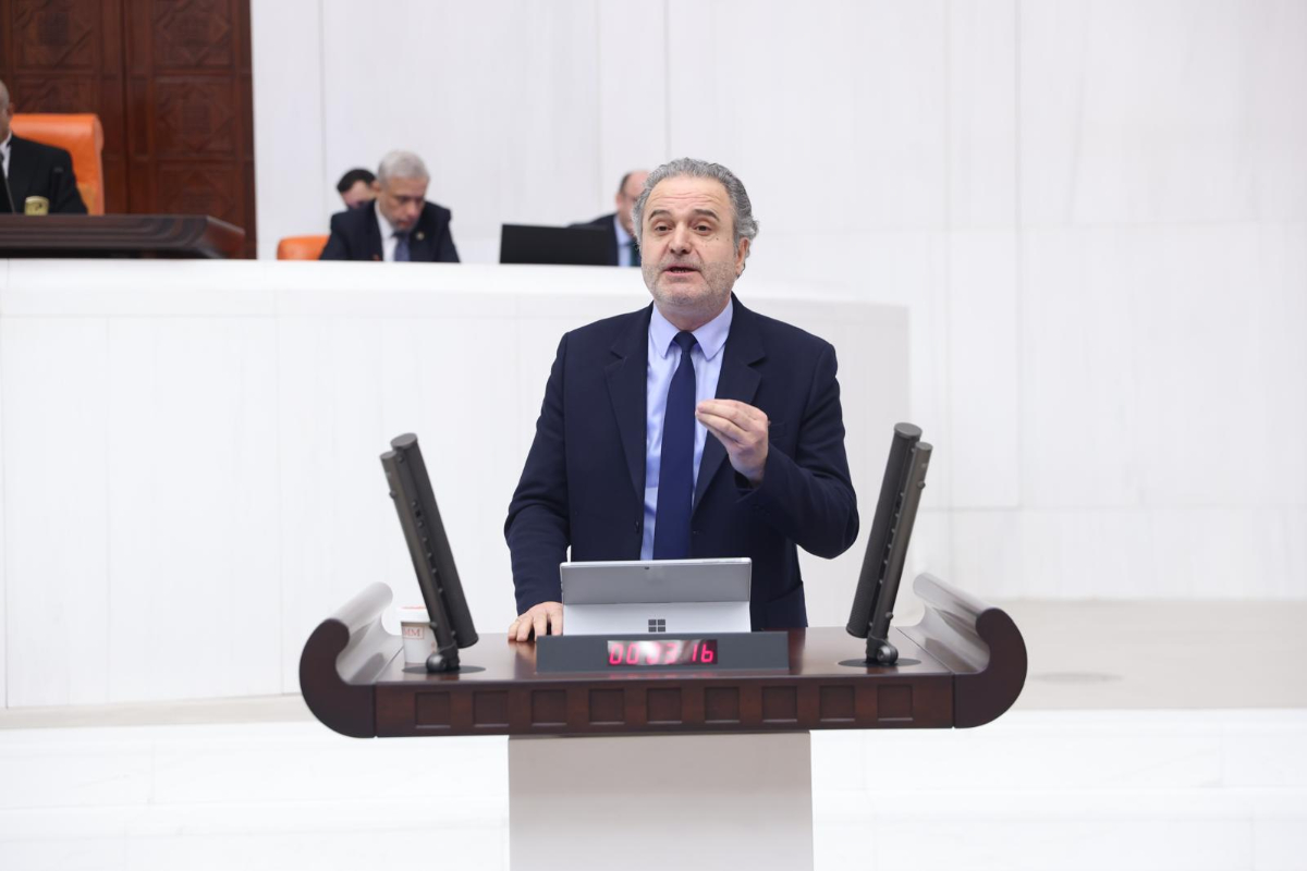 İskender Bayhan 'çerçeve yasa' görüşmelerinde konuştu: 'Eleştiri ve itirazlarımızla destek veriyoruz'