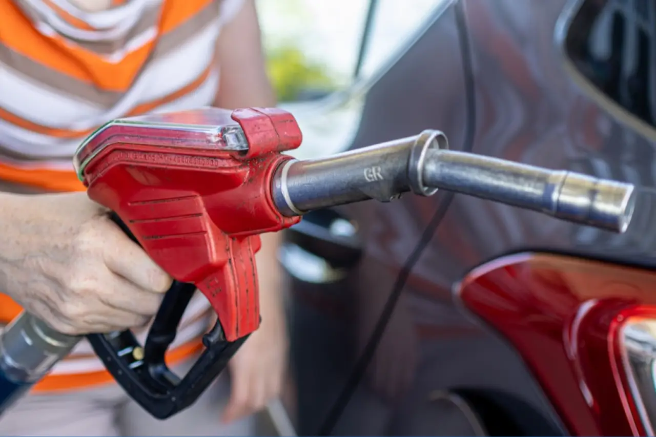 Akaryakıtta tabela değişmedi: Benzin ve motorin zammı iptal edildi