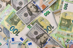 Piyasalarda son durum: Dolar yükseldi, euro geriledi