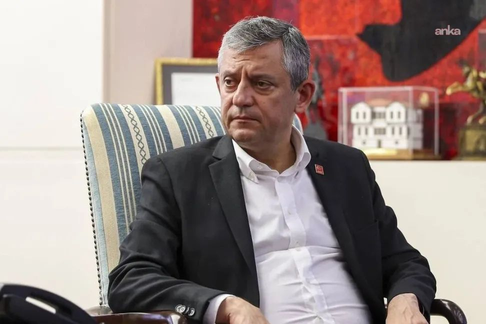 Özgür Özel'den süreç mesajı: "Bütün hassasiyetleri dikkatle takip ediyoruz"