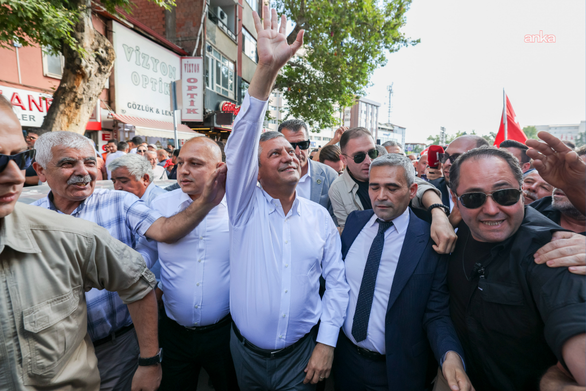 Yeni Parti kuruluşu sonrası Özgür Özel’den saha çalışması: İlk adresler Trabzon ve Rize