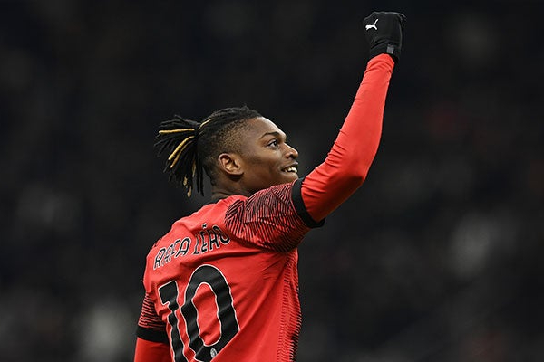 Galatasaray'ın hedefindeki Leao'dan kötü haber