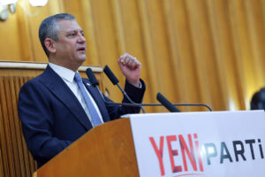 Özgür Özel'den çerçeve yasa değerlendirmesi: Genel yaklaşımımızda değişiklik yok, ancak usul ve üslup yanlış