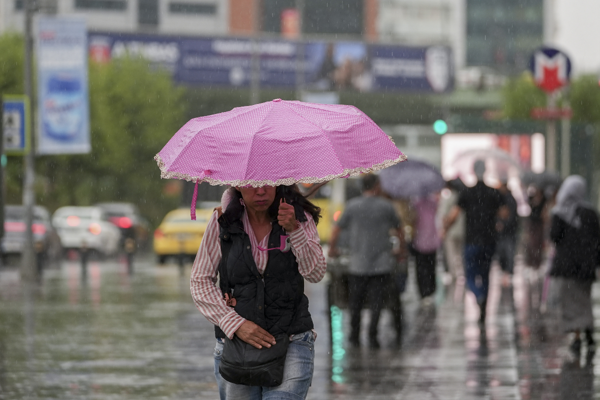 Sıcak hava kısa mola veriyor: Bugün hangi illerde yağmur yağacak? (09.08.2026)