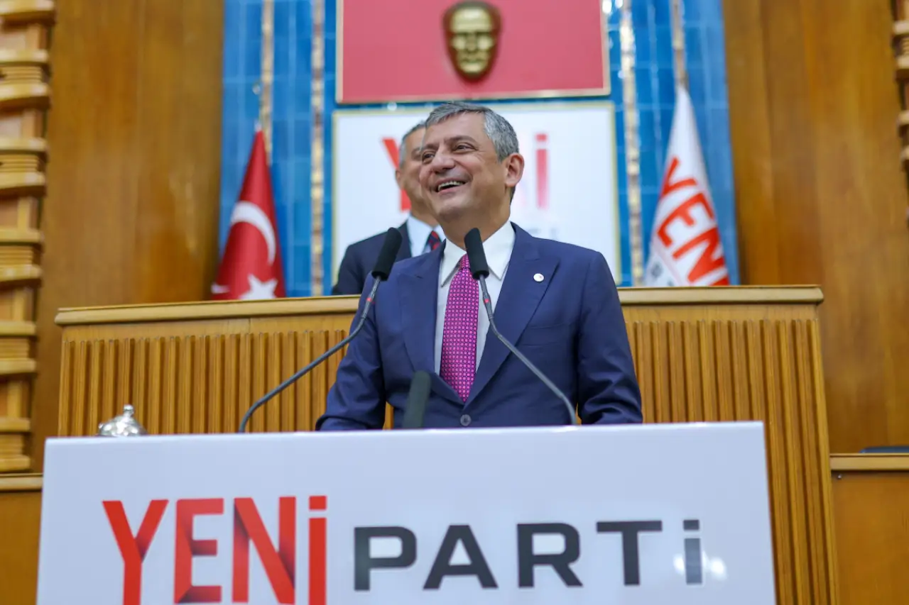 İddia: 'Çerçeve yasa' oylamasında Özgür Özel'in dediği oldu