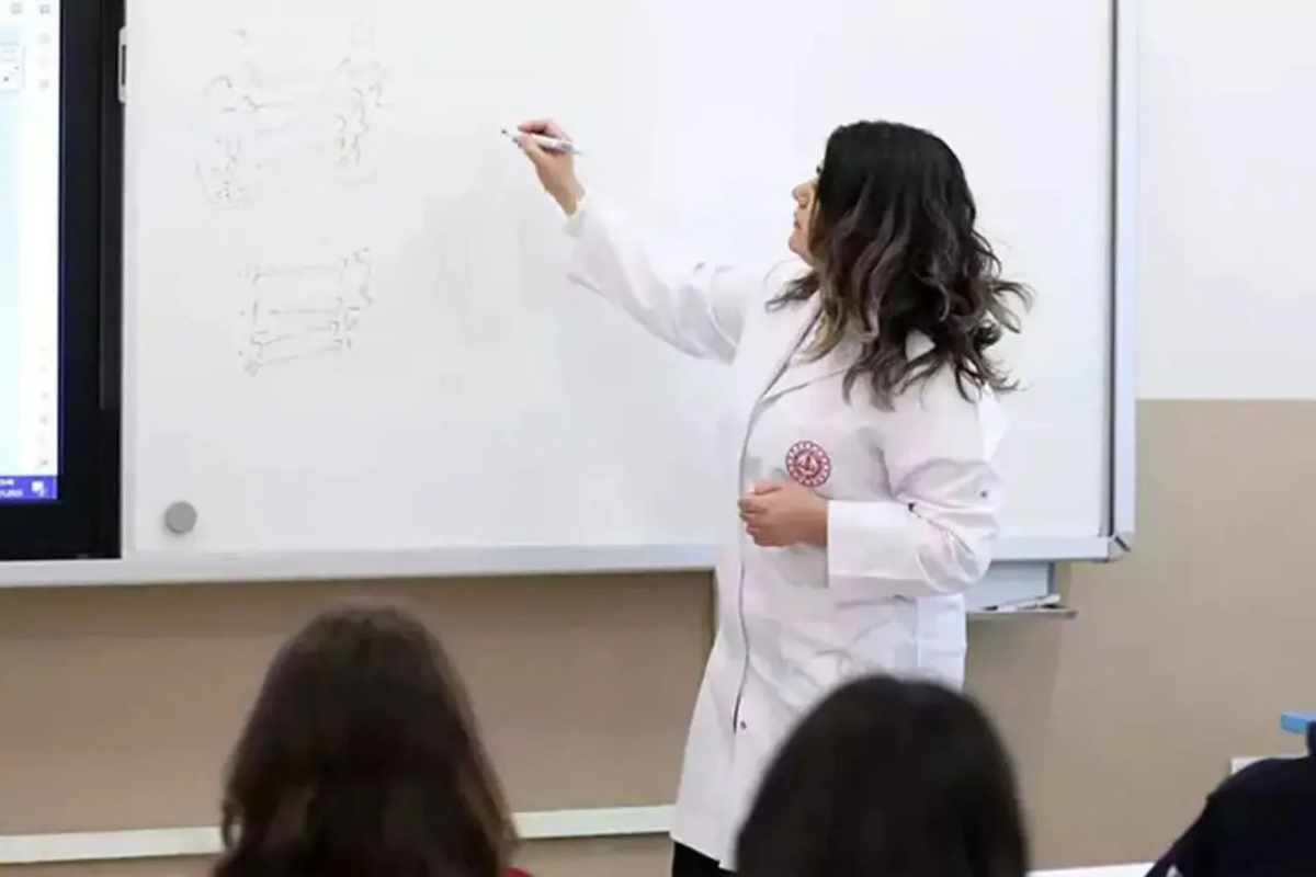 Öğretmenlerin mesleki çalışma programı: İlk haftası çevrimiçi gerçekleştirilecek