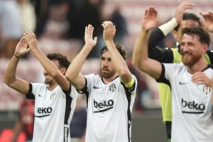 UEFA Avrupa Ligi 3. eleme turu: Hradec Králové-Beşiktaş maçının ilk 11'leri belli oldu