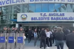 Avcılar Belediyesi soruşturmasında gözaltına alınan 12 kişi adliyeye sevk edildi