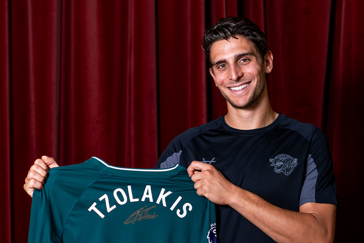Hull City, kalecisi Tzolakis ile kulüp tarihinin en yüksek bedelli transferini gerçekleştirdi