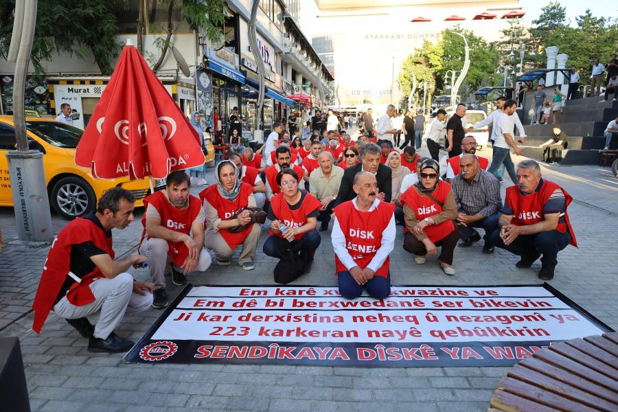 Van’da kayyımın işten attığı işçilerin direnişi 372'nci gününde: Haklarımızı alana kadar eylemlerimiz sürecek
