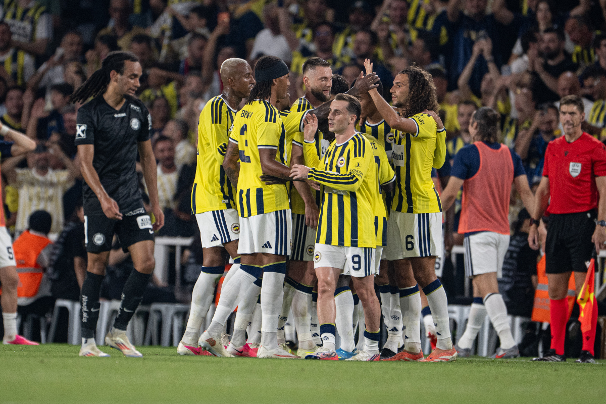 Fenerbahçe, Şampiyonlar Ligi play-off turu için sahaya çıkıyor