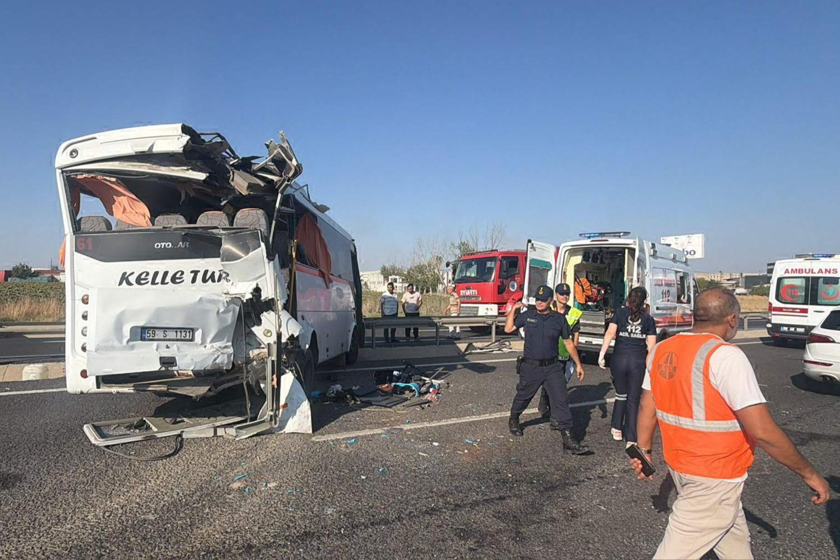 Tekirdağ’da işçi servisleri yolcu otobüsüyle çarpıştı: 29 kişi yaralandı