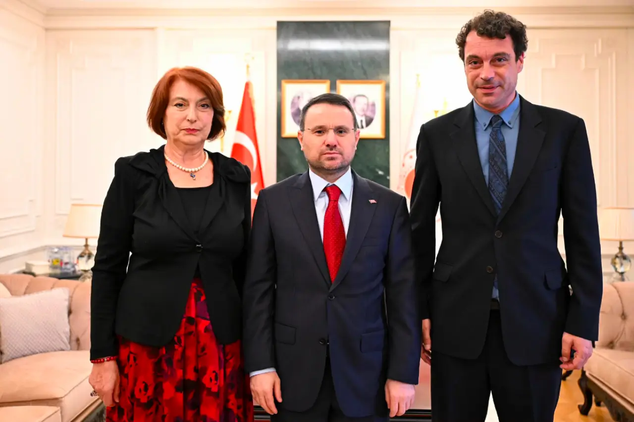 Akın Gürlek, Uğur Mumcu'nun ailesiyle görüştü