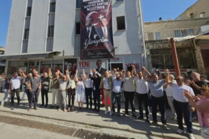 Yatağan Belediye Başkanı Mesut Günay Yeni Parti'ye geçti