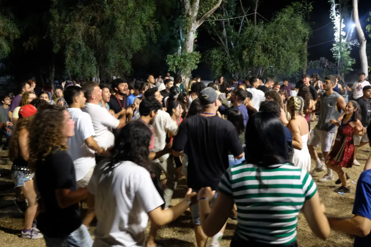 Ceplerimde toprak kokusuyla buradan ayrılıyorum!