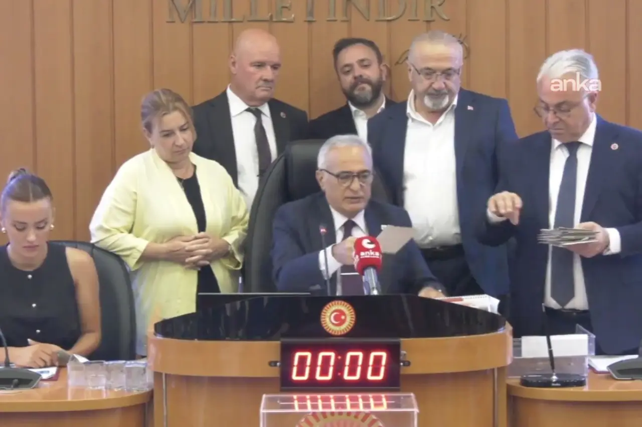 Etimesgut'ta AKP aday çıkarmadı: Başkan vekilliği için Yeni Parti ve CHP yarışıyor