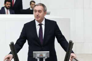 Tuncer Bakırhan 'çerçeve yasa' görüşmelerinde konuştu: "Metni ne gözü kapalı kutsuyoruz ne de eksik diye reddediyoruz"