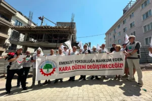 Emeklilerden, 71 yaşındaki inşaat işçisinin ölümüne tepki eylemi: "70'ten sonra çalışmayı normalleştiremezsiniz"