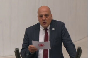 Ahmet Şık 'çerçeve yasa' görüşmelerinde konuştu: 'Evetimiz tasarının eksiklerini örten bir onay değil'