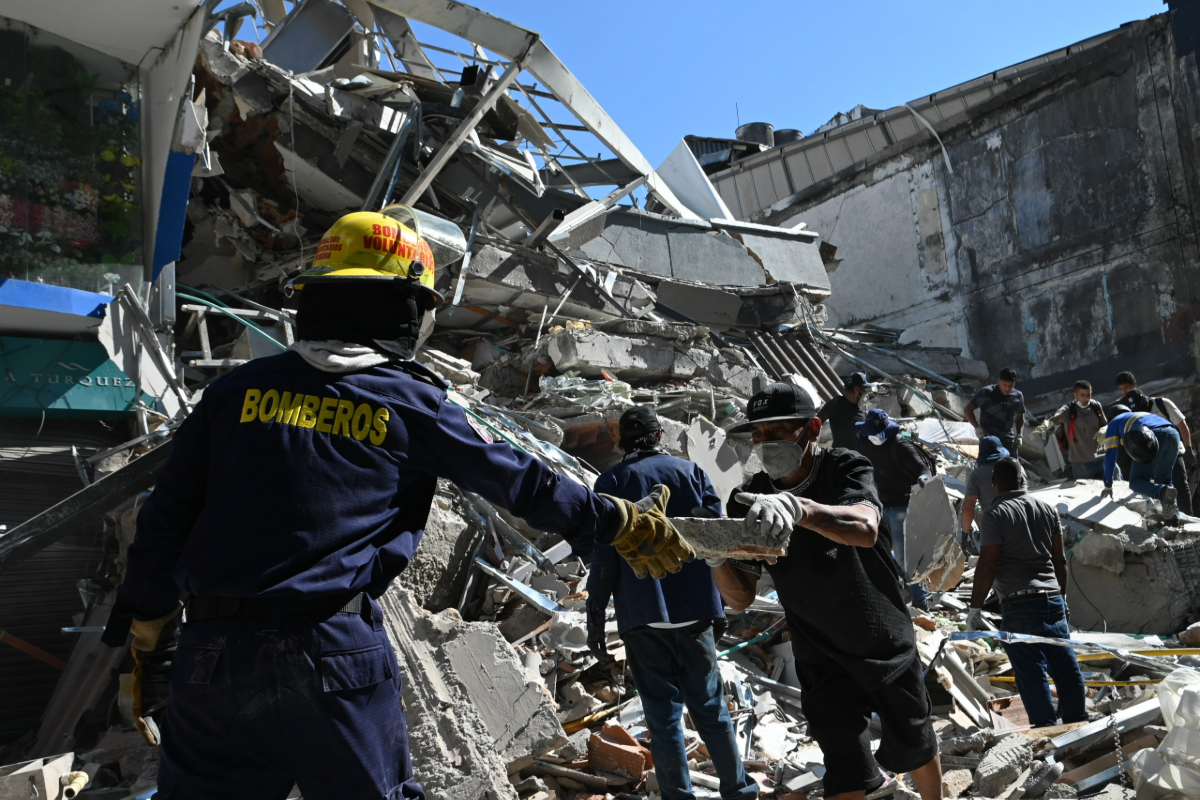 Kolombiya'da 7,4 büyüklüğünde deprem: Can kaybı 132'ye yükseldi