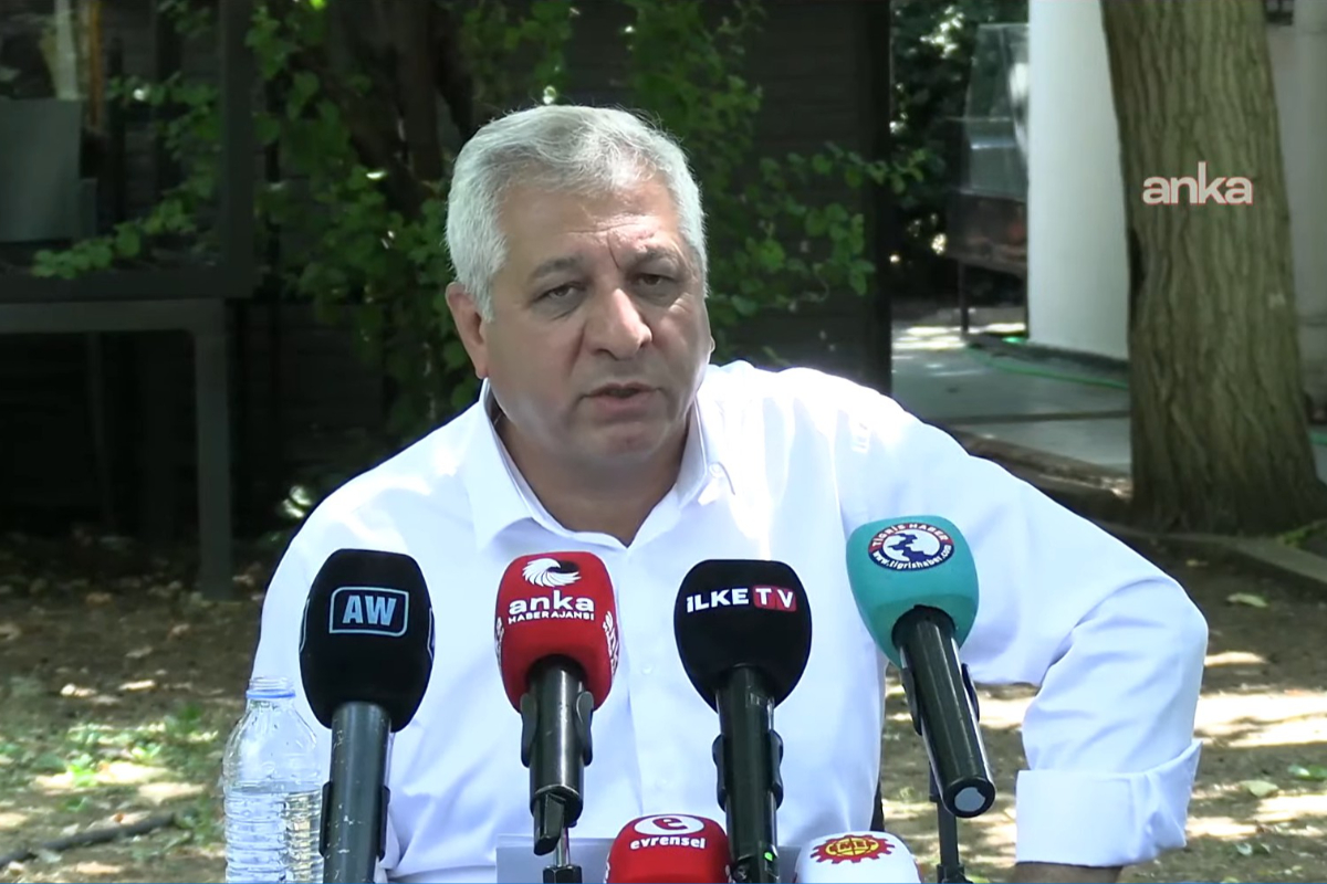 Canlı | Emek Partisi Genel Başkanı Seyit Aslan'dan Diyarbakır'da 'çerçeve yasa' değerlendirmesi