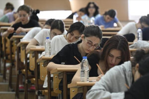 Eğitim-İş: YKS'ye giren her üç adaydan yalnızca biri üniversiteye yerleşti